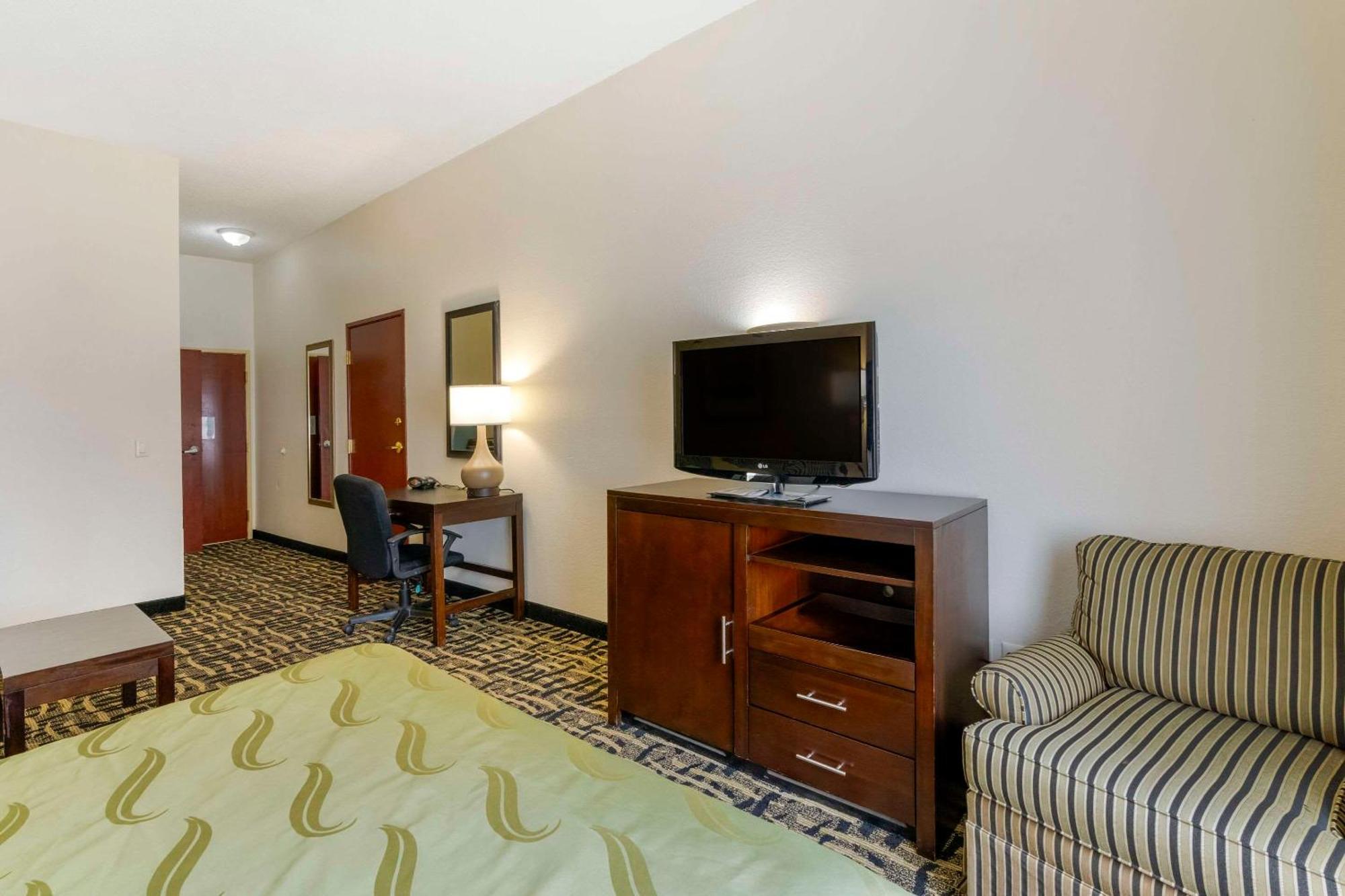 Quality Suites La Grange Exterior photo