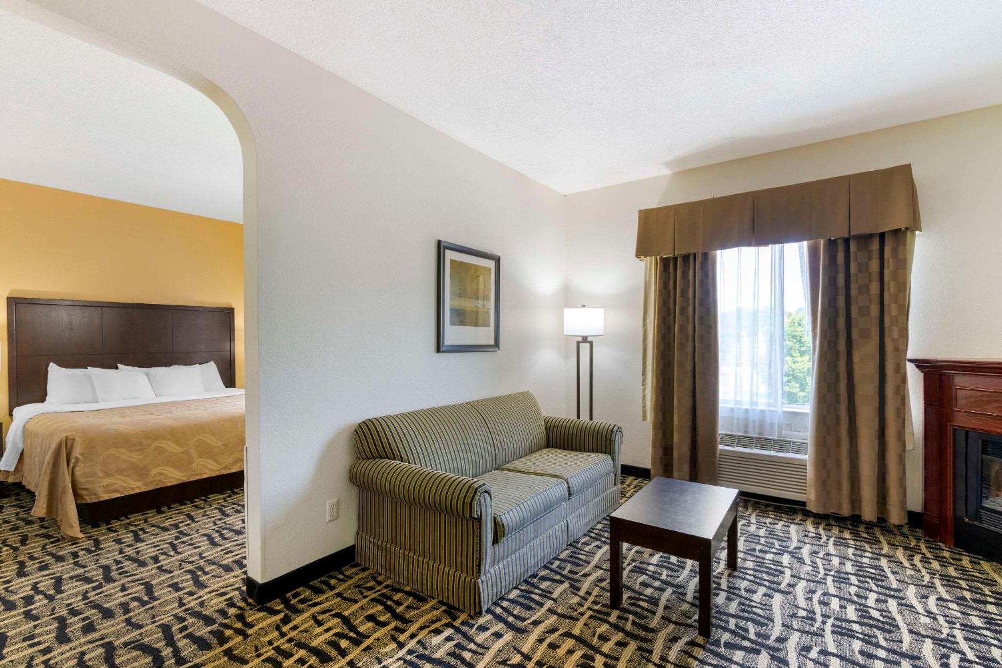 Quality Suites La Grange Exterior photo
